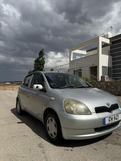 Toyota Vitz — 3