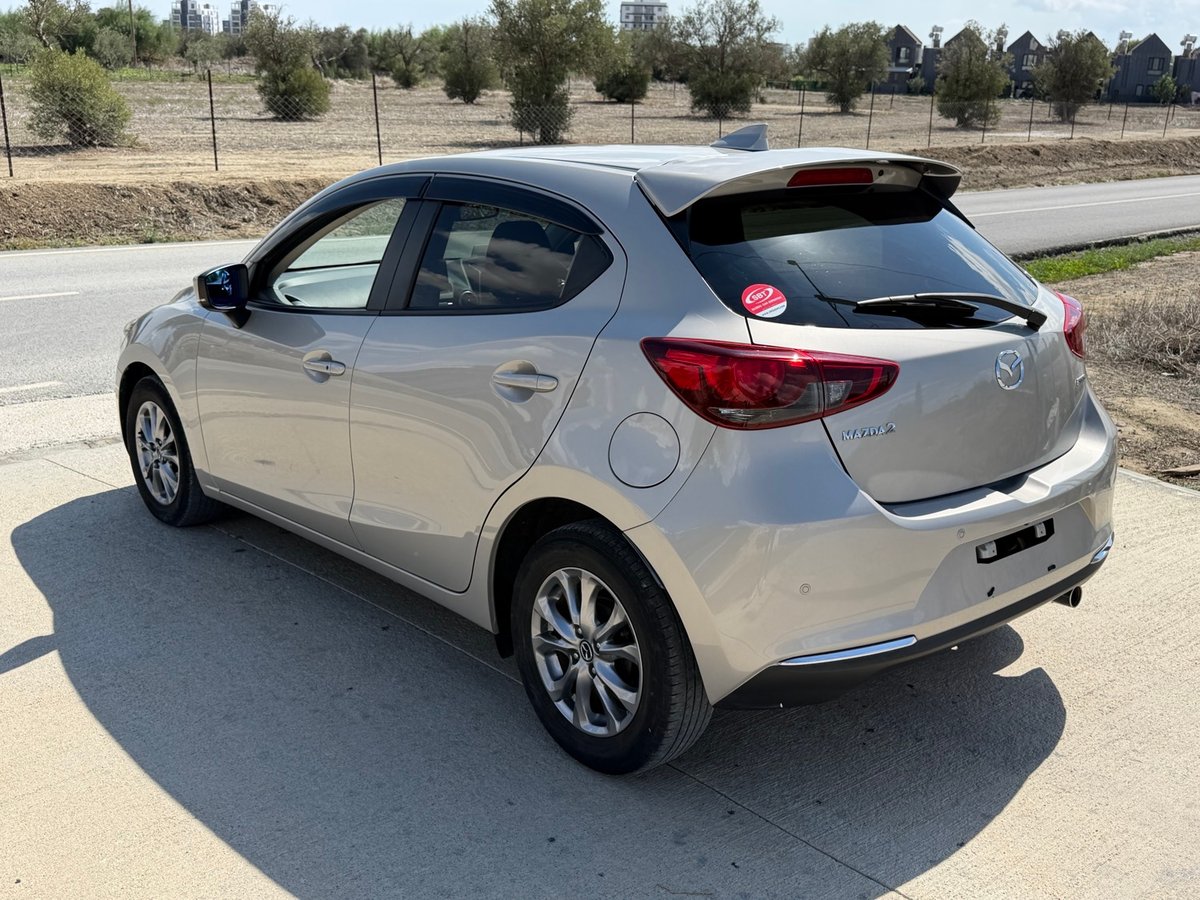 2022 Mazda 2 4