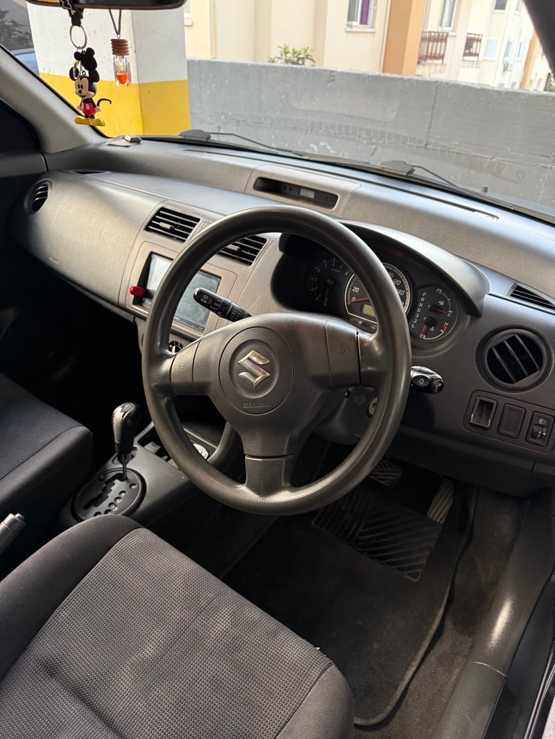 Suzuki Swift — 5