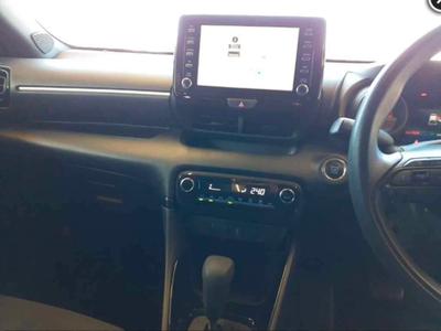 Toyota Yaris — 8
