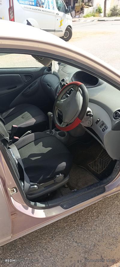 Toyota Vitz — 4
