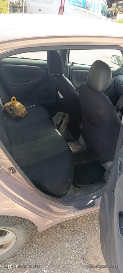 Toyota Vitz — 5