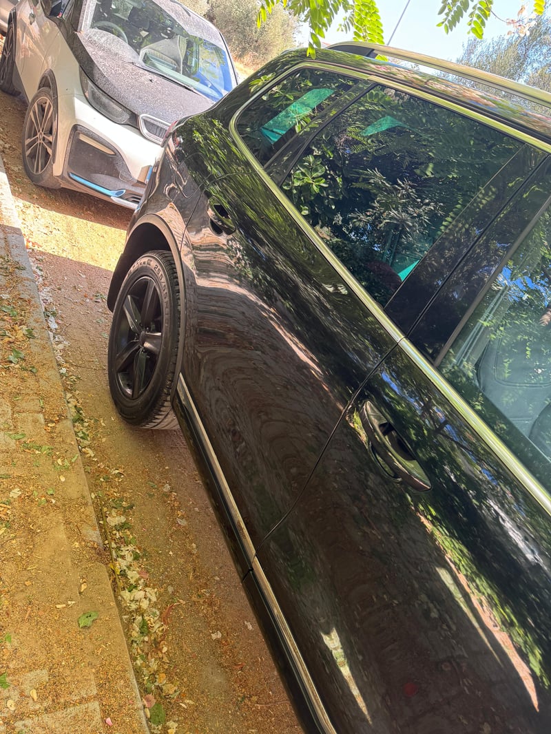 Volkswagen Touareg — 4