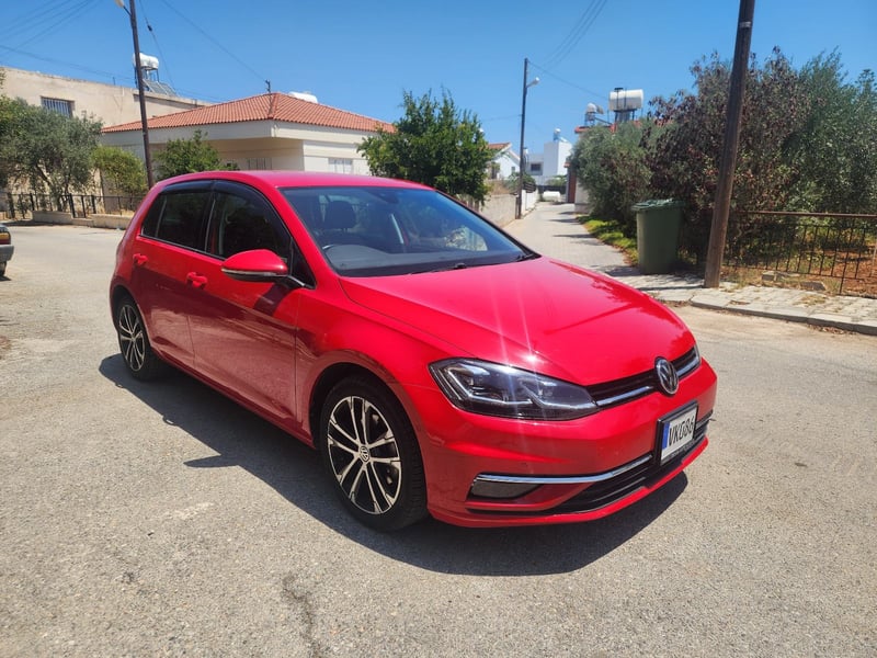 Volkswagen Golf — 2