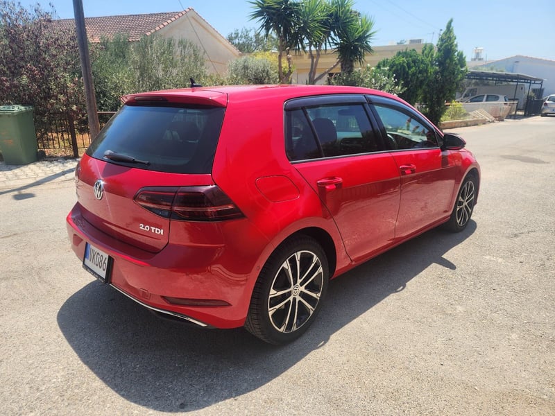 Volkswagen Golf — 3