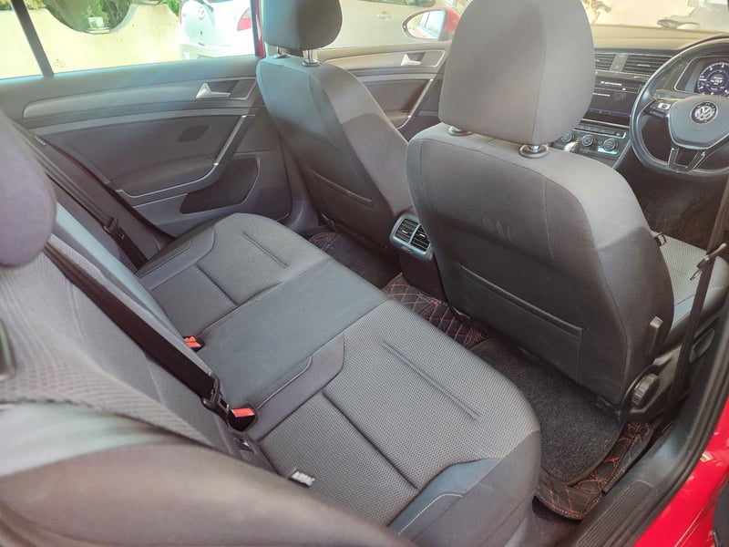Volkswagen Golf — 8