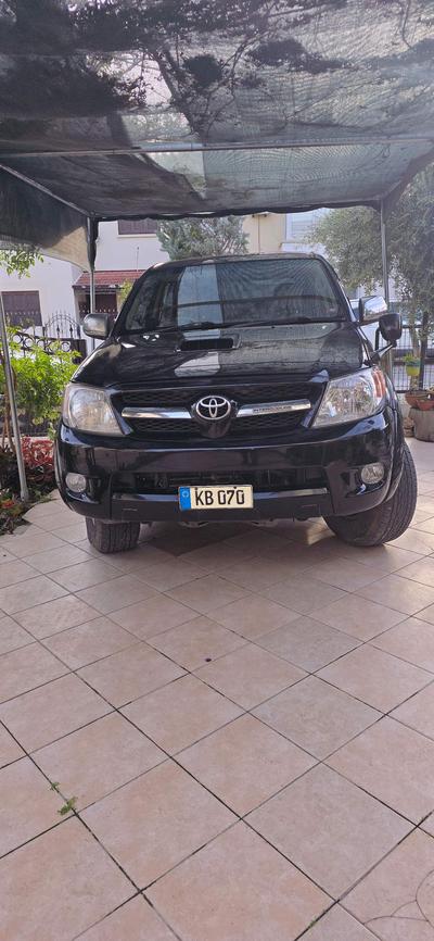Toyota Hilux — 5