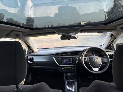 Toyota Auris — 7