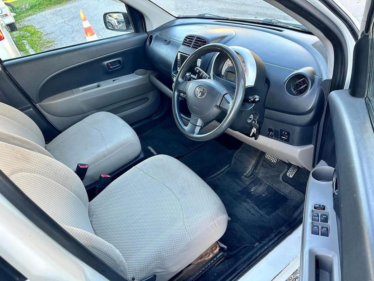 2005 Daihatsu Boon 7