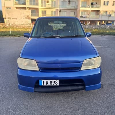 Nissan Cube — 3