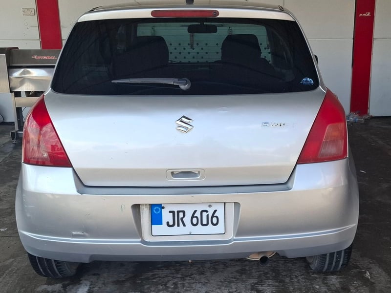 Suzuki Swift — 4