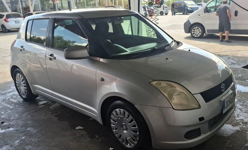 Suzuki Swift — 6