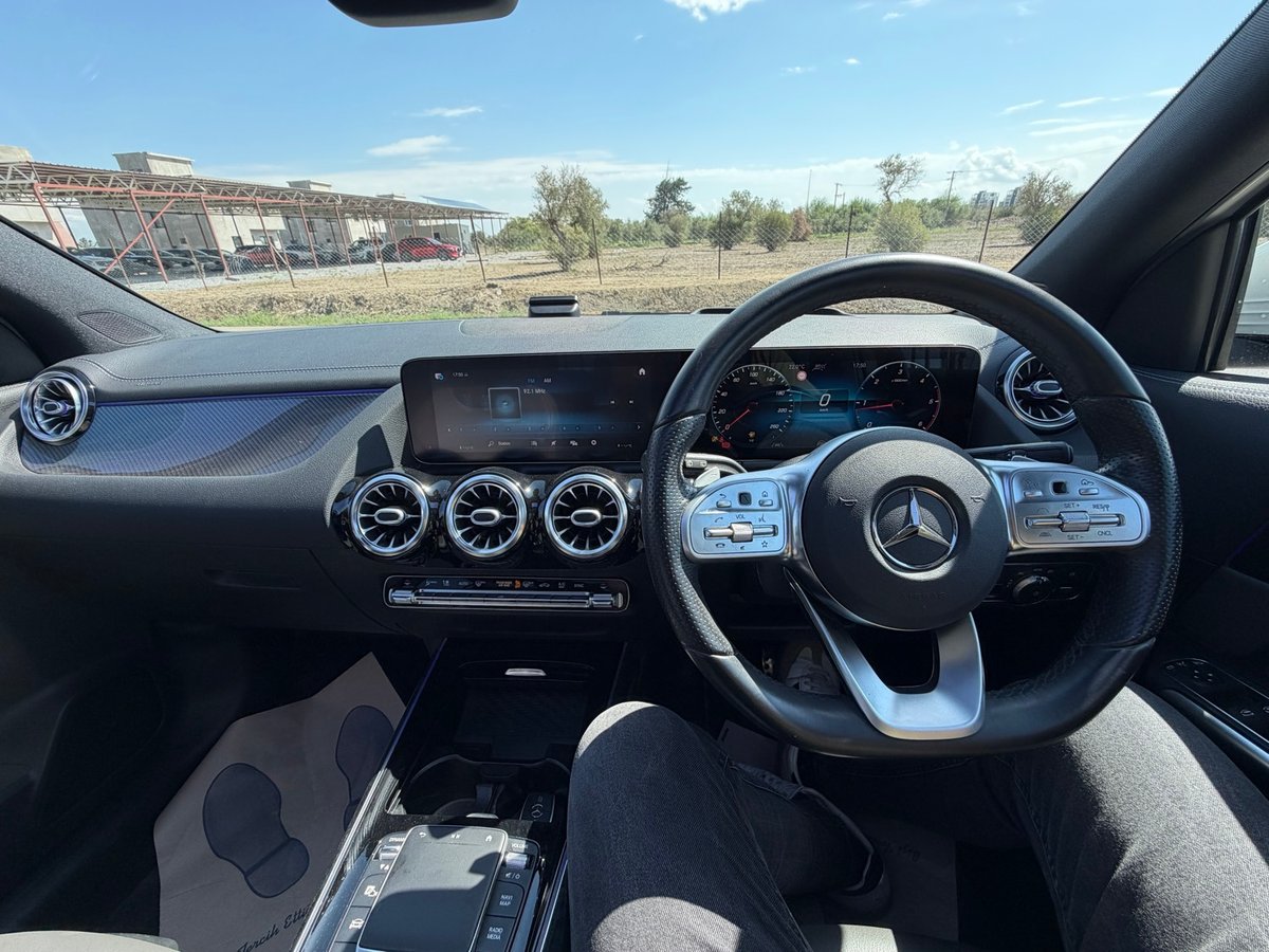 2021 Mercedes-Benz GLA 200d 9
