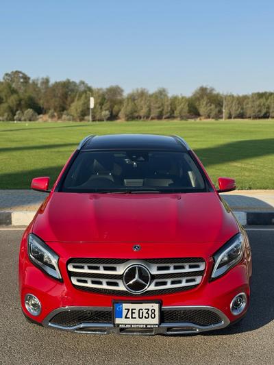 Mercedes-Benz GLA 220 — 2