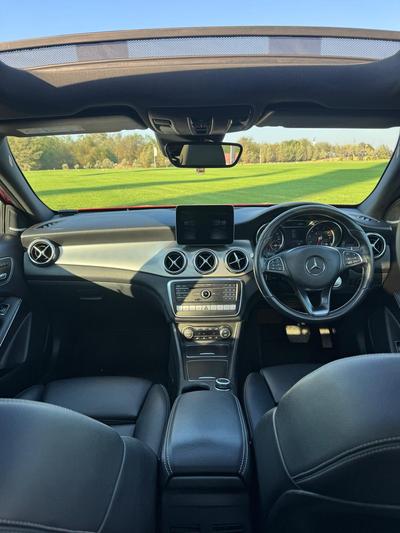 Mercedes-Benz GLA 220 — 10