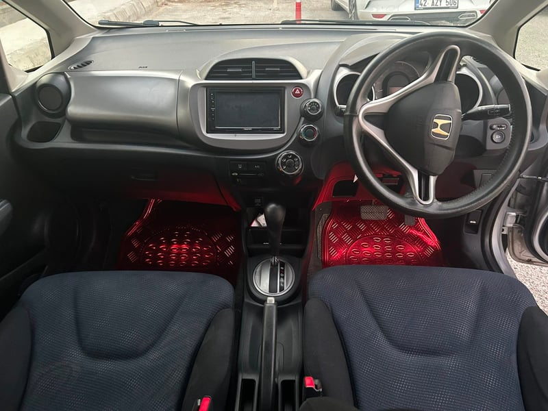 Honda FIT — 9