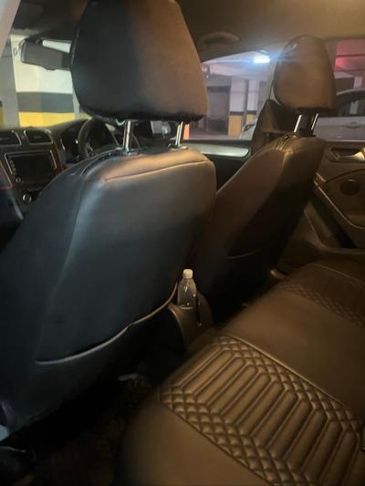 Volkswagen Golf — 5