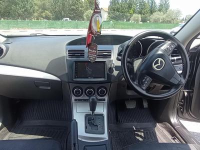 Mazda Axela — 6