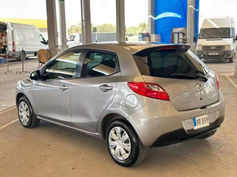 Mazda Demio — 5