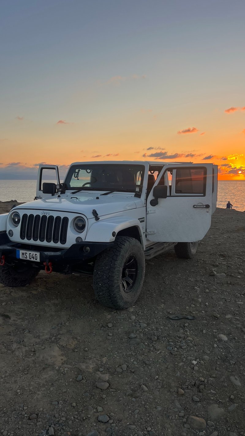 Jeep Wrangler — 3