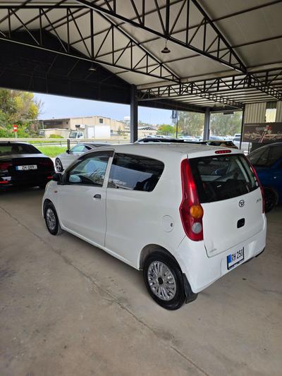 Daihatsu Mira — 3
