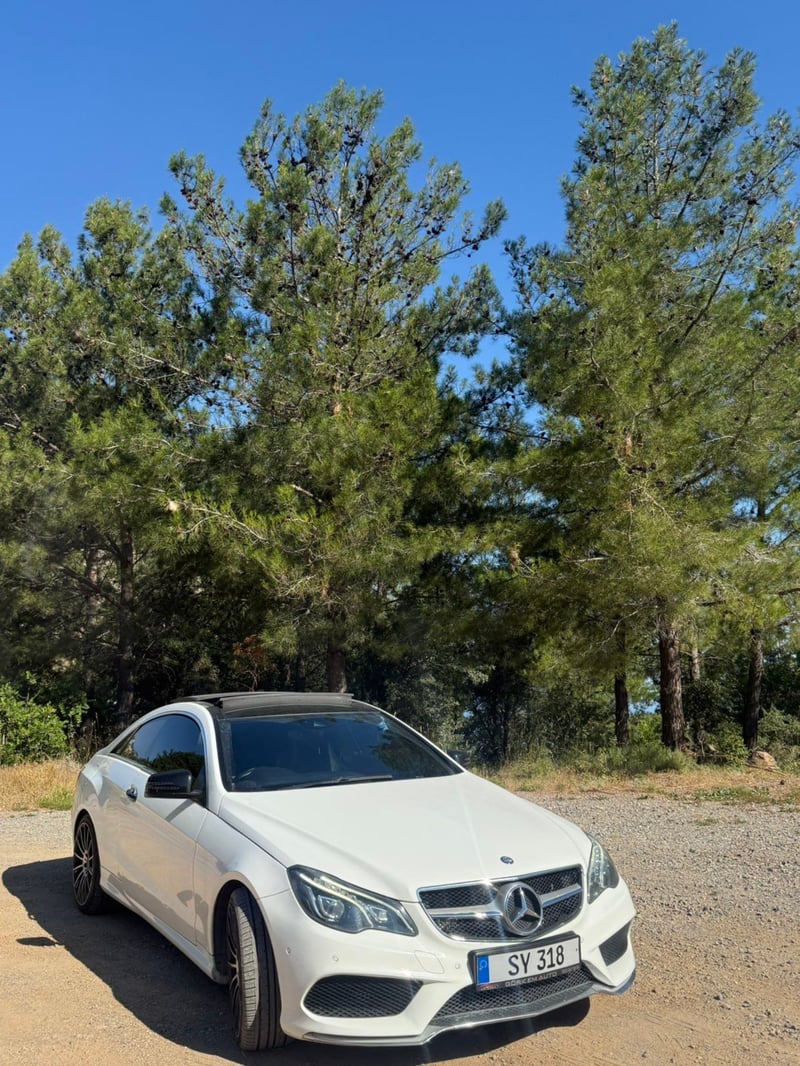 Mercedes-Benz E 220 Coupe — 2