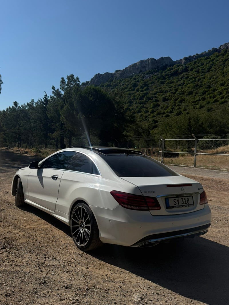 Mercedes-Benz E 220 Coupe — 3