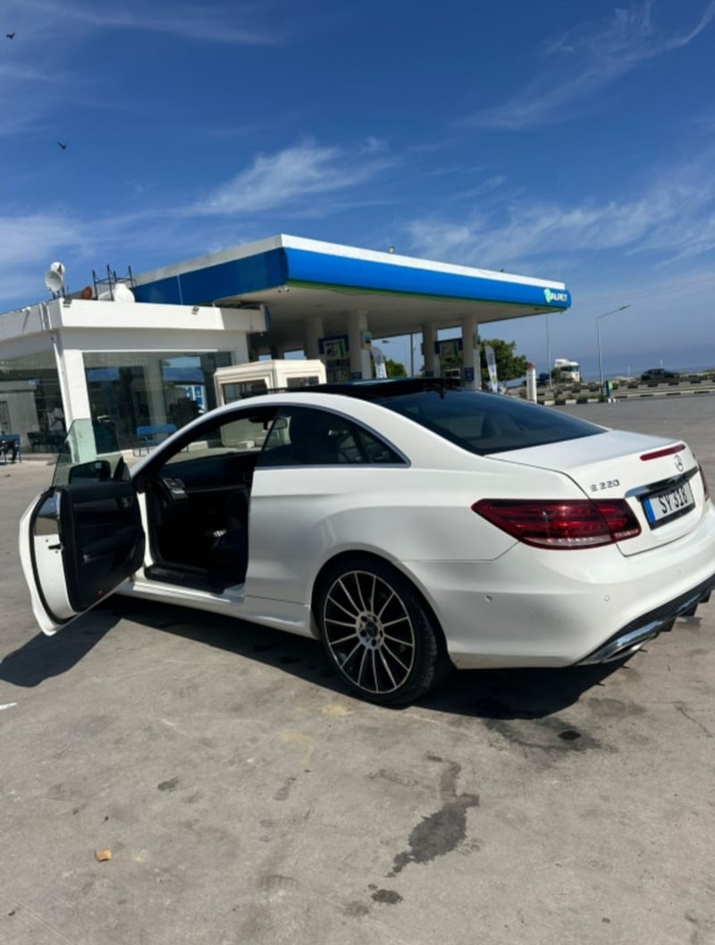 Mercedes-Benz E 220 Coupe — 7
