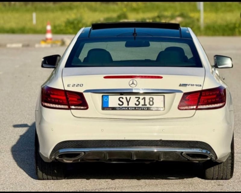 Mercedes-Benz E 220 Coupe — 8