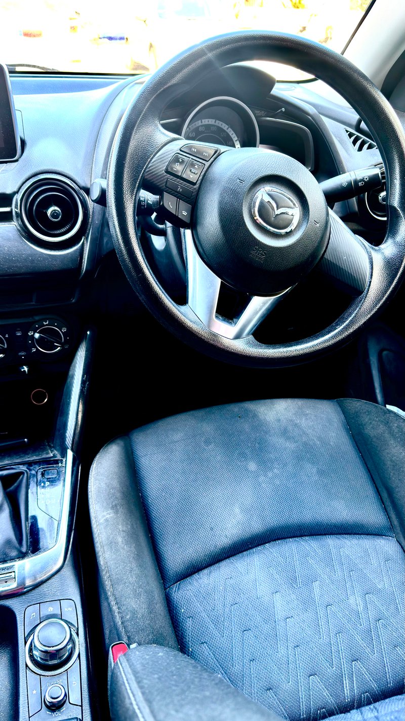 Mazda Demio — 6