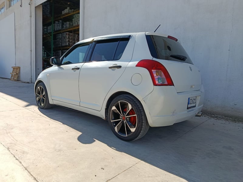 Suzuki Swift — 1