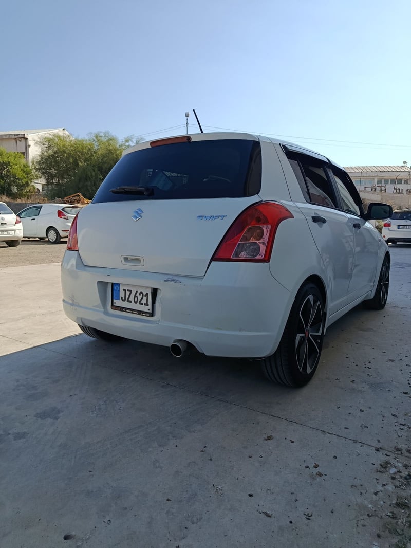 Suzuki Swift — 3