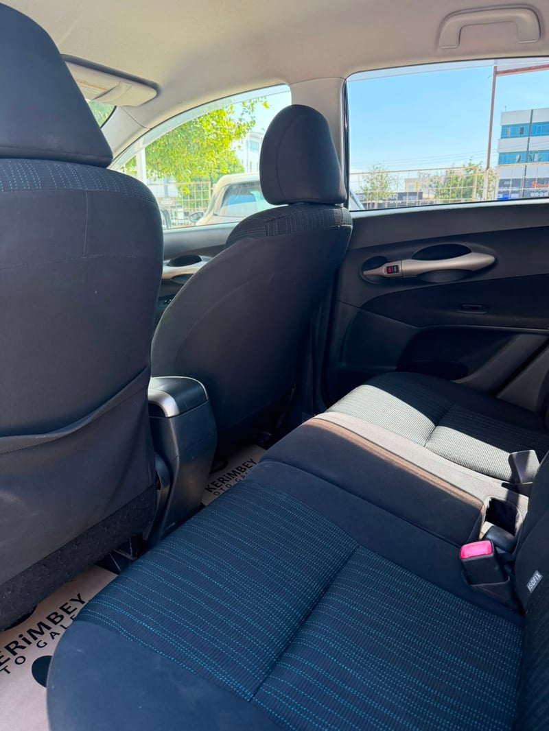 Toyota Auris — 6