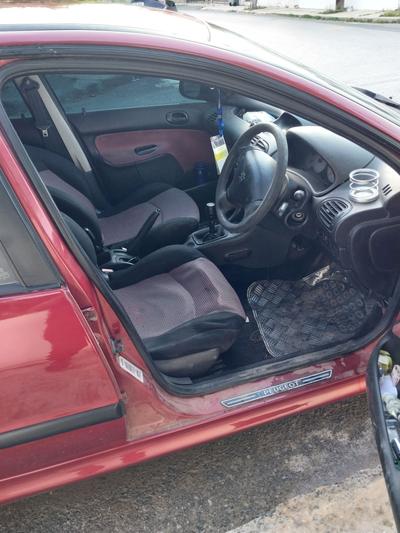 Peugeot 206 — 4