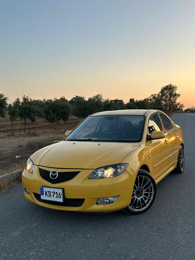 Mazda Axela — 3