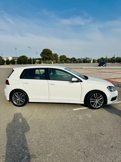 Volkswagen Golf — 3