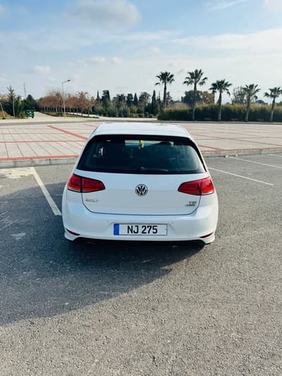 Volkswagen Golf — 4