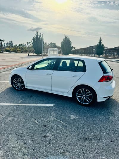 Volkswagen Golf — 5