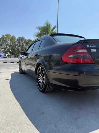 Mercedes-Benz E 220d — 4