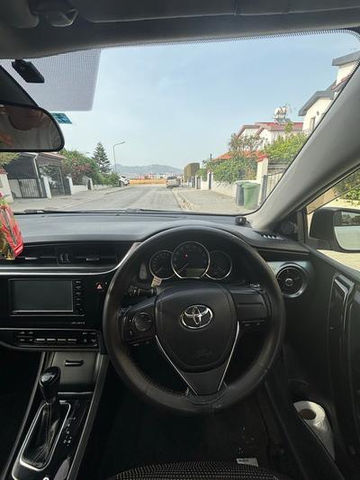 Toyota Auris — 8