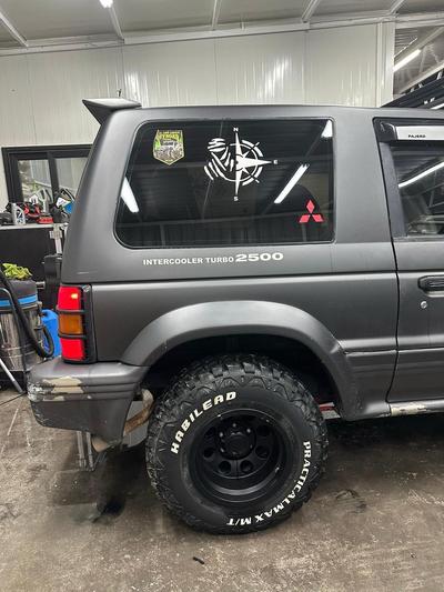 Mitsubishi Pajero — 9