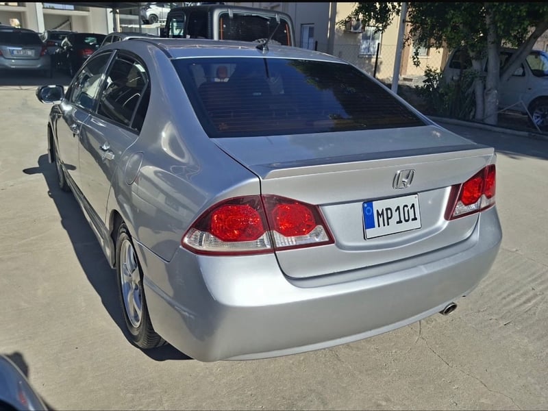 Honda Civic — 4