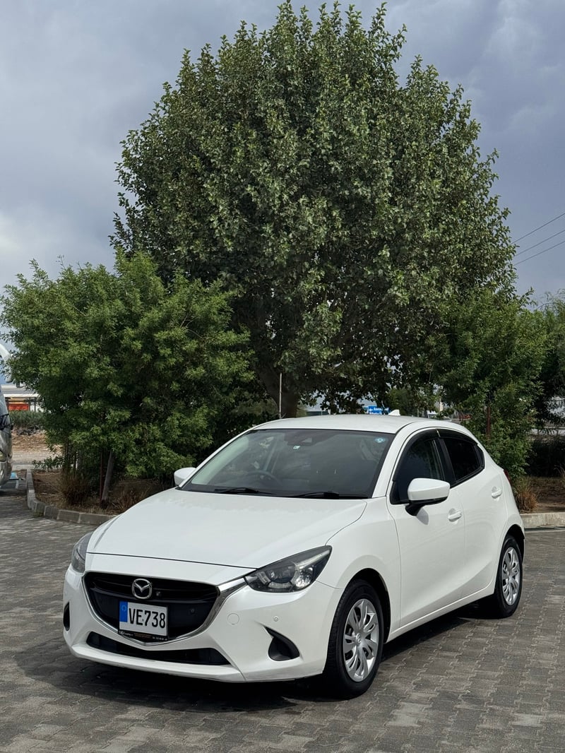 Mazda Demio — 1