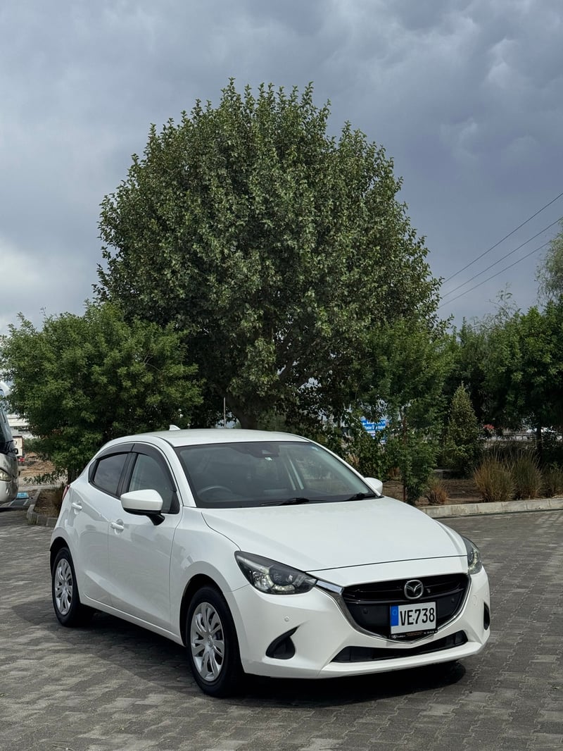 Mazda Demio — 2