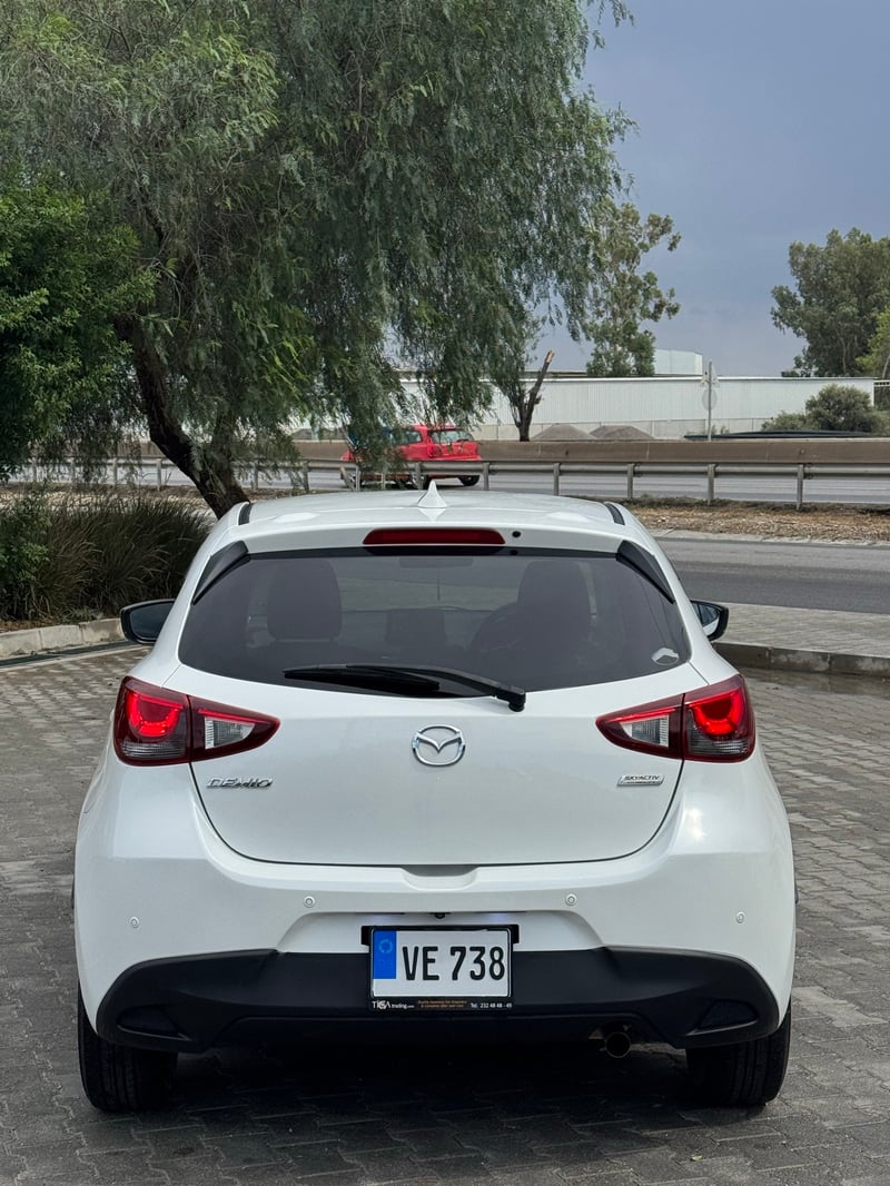 Mazda Demio — 5