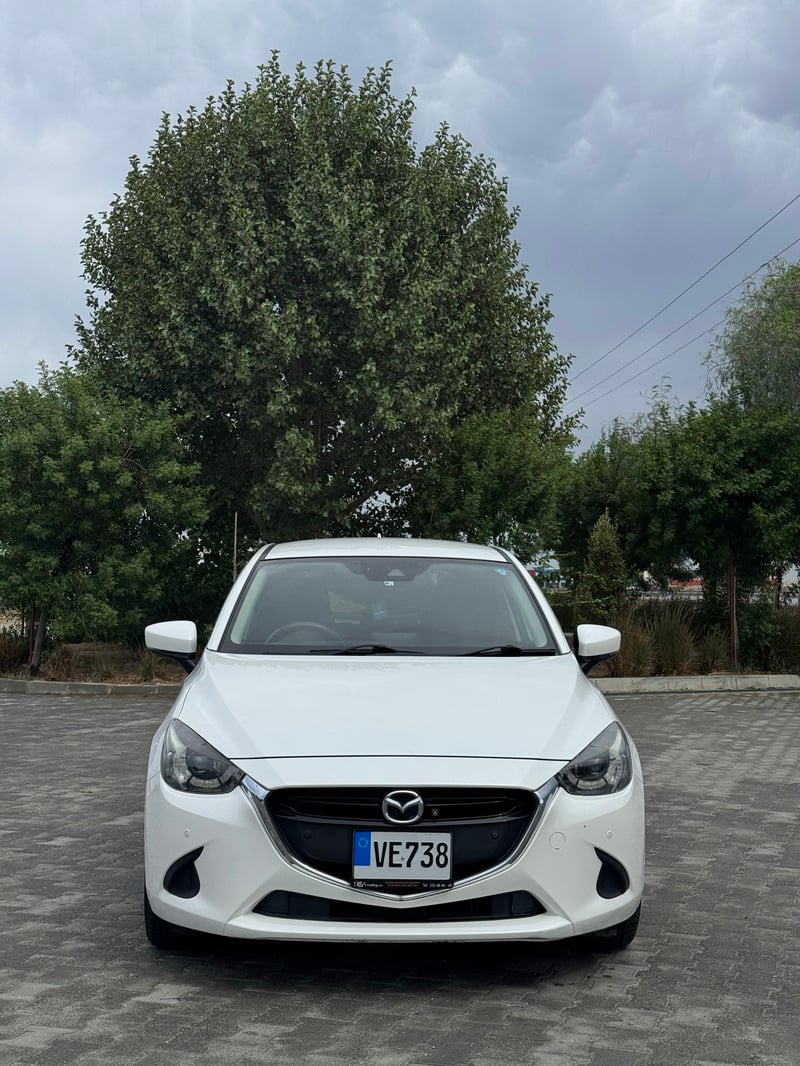 Mazda Demio — 6