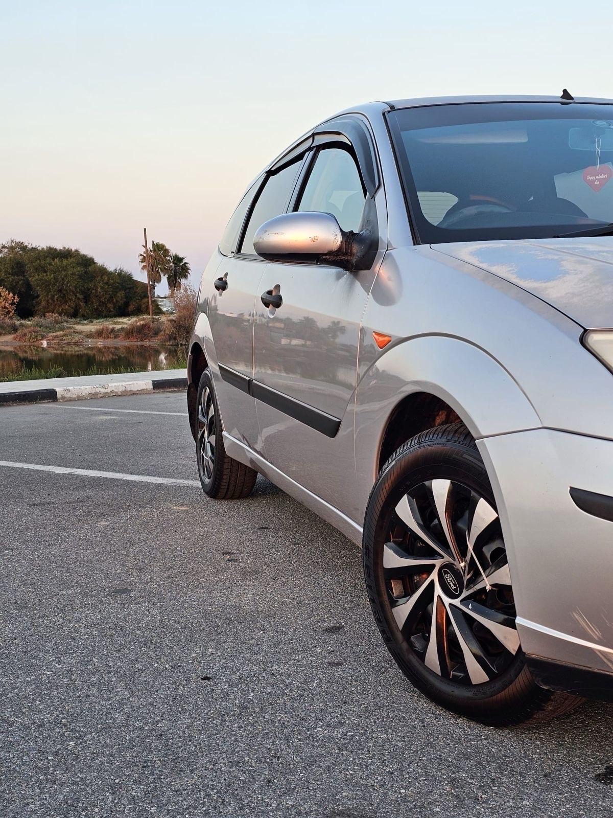 2005 Ford Focus 4