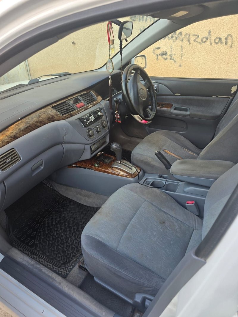 Mitsubishi Lancer — 7