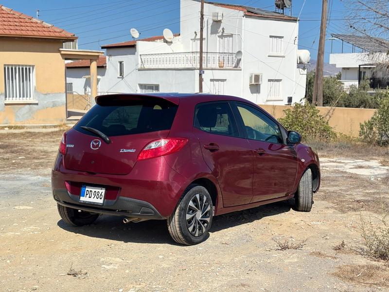 Mazda Demio — 1/9