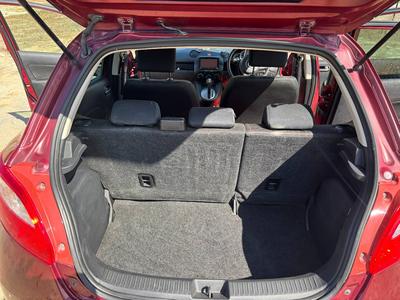 Mazda Demio — 6